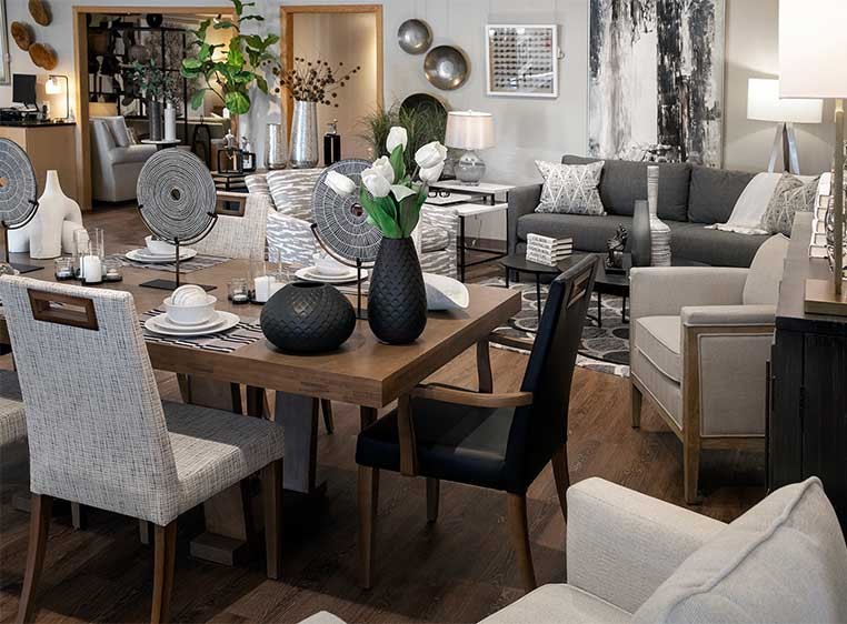 Well furnished living room / dining room space